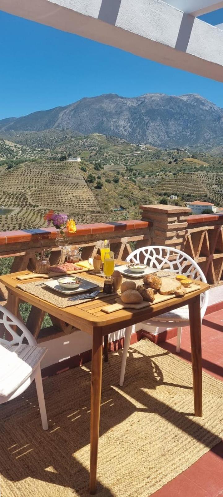 La Vista Vinuela Bed & Breakfast Exterior photo